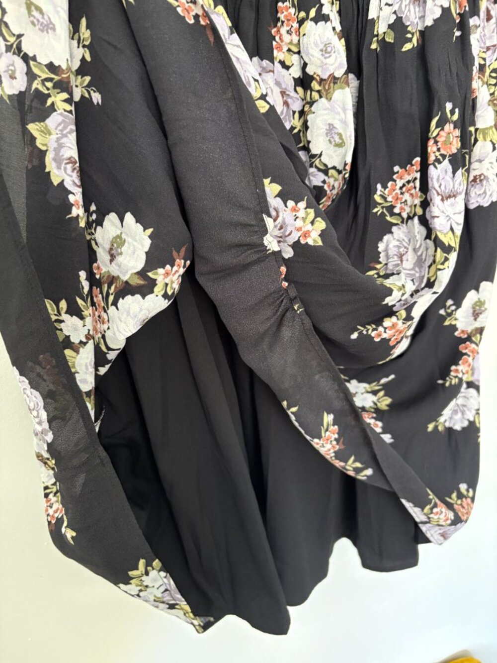 Darling Flower Dress | Loft Size 6 - Picture 9 of 10